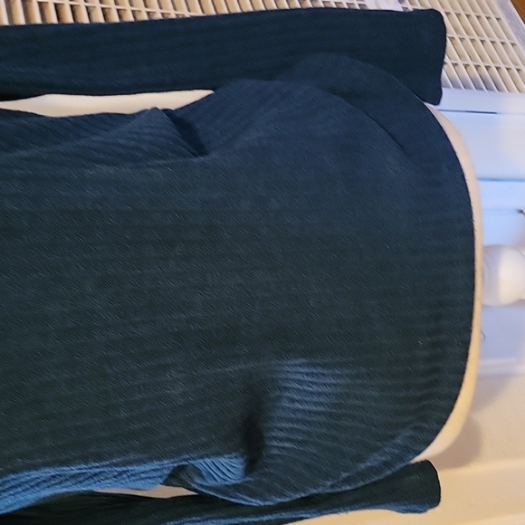 Papaya Cold Shoulder Sweater - Picture 2 of 3